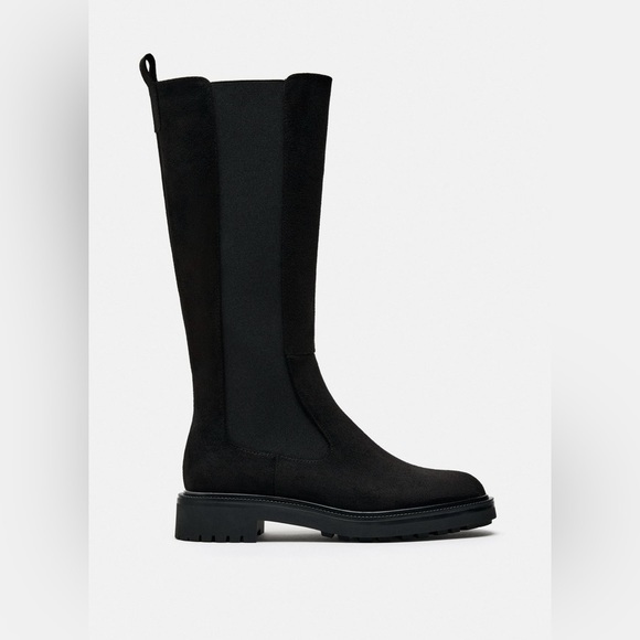 Zara Black Chelsea Boots Side elastic goring Back pull tab Rounded toe Lug‎ sole - Picture 1 of 12